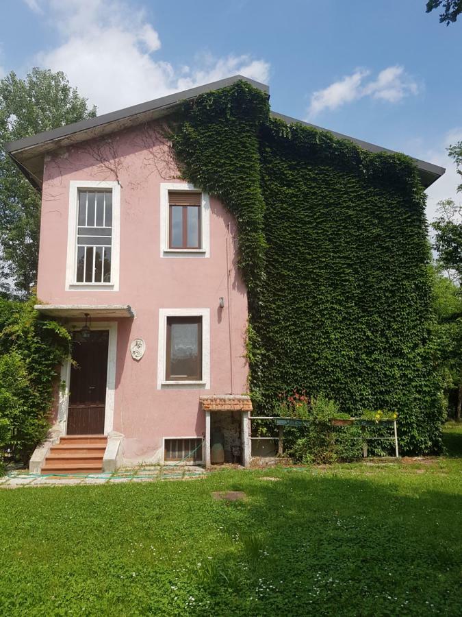 Le Case Nel Bosco Vanzago Exterior photo